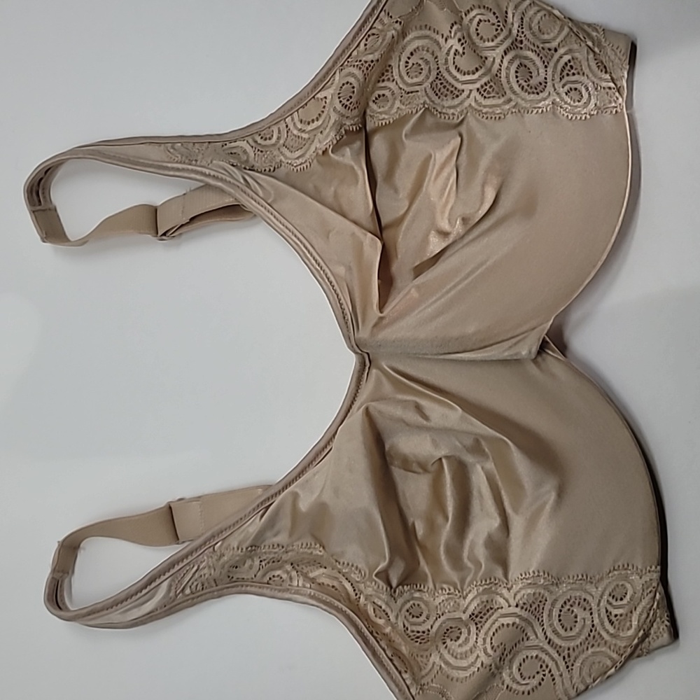 34DDD Bali underwire bra color tan / nude style #1004 New no tags- never worn